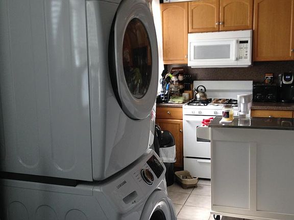4th image of 73 Dongan Ave