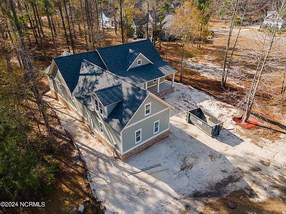 5th image of 815 Breezewood Drive SE