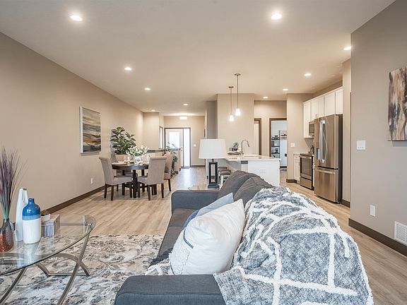 3rd image of 5327 Fernwood Dr