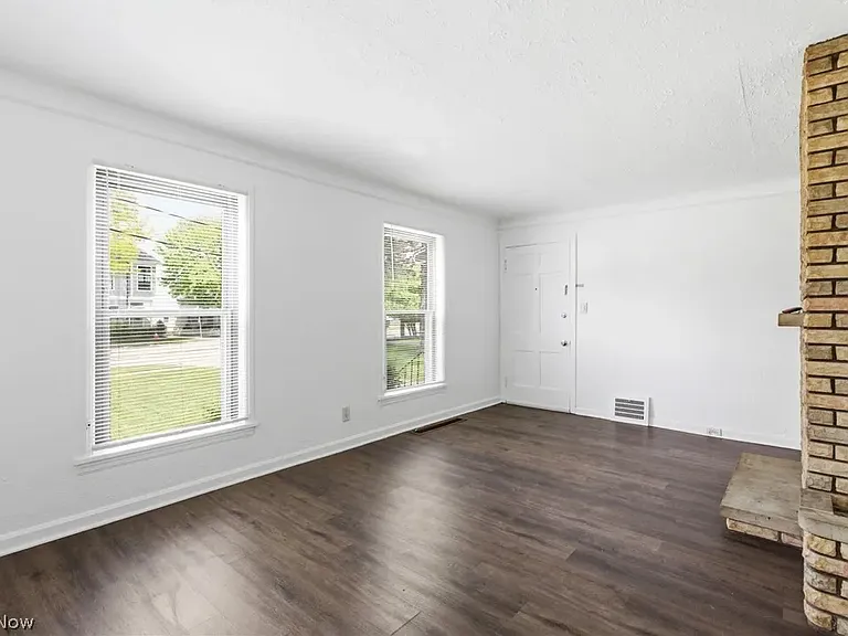 2261 Warren Rd #UP — Photo 6