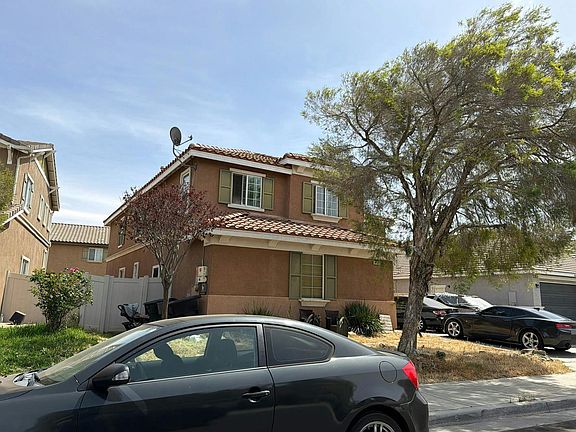 3rd image of 3125 Clapper St