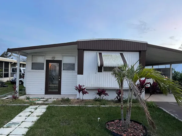 7105 SE Bluebird Cir, Hobe Sound, FL 33455