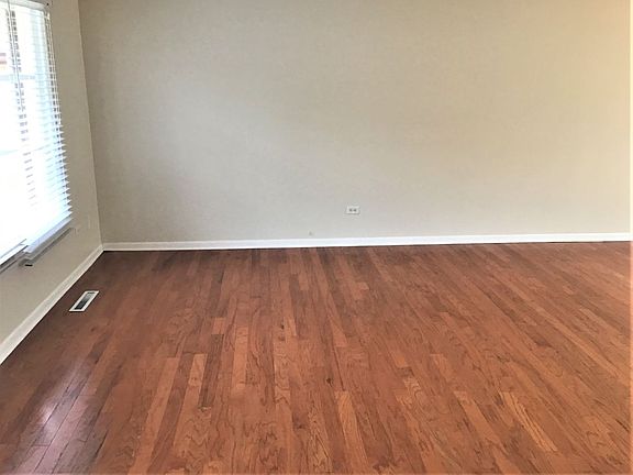 4th image of 503 E 168th Pl