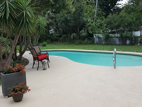 4th image of 9015 Leisure Ln N