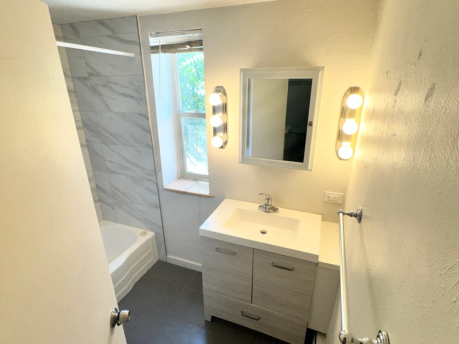 1 bed, 500 sqft, $1,145 — Photo 4