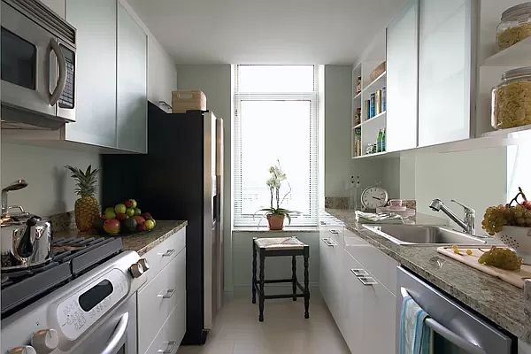 1st image of 325 N End Ave APT 5I