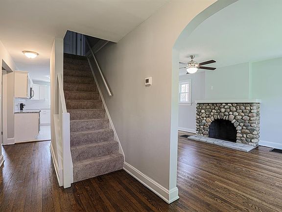 4th image of 3627 Ravenwood Ave