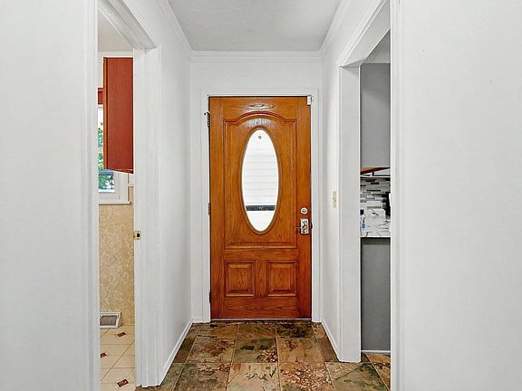 5th image of 1354 N Westview Dr