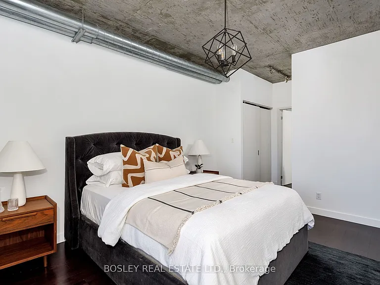 42 Camden St #703 — Photo 23