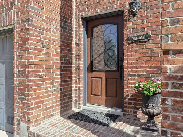 16 Marella Dr, San Antonio, TX 78248