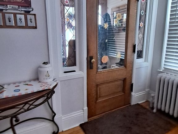 3rd image of 216 E Cleveland St