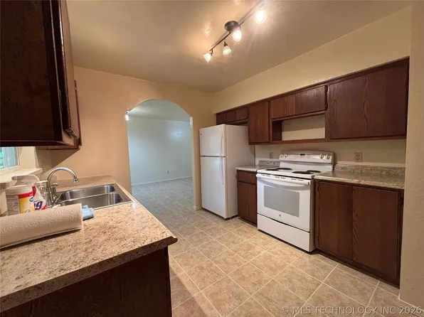 37 Bitter Sweet Ln, Durant, OK 74701