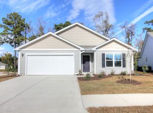 221 Cleat Dr, Holly Ridge, NC 28445