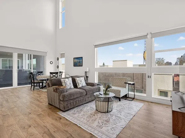 2441 Cleat Ln Unit 302, Sacramento, CA 95818