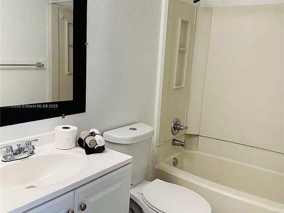3rd image of 6900 SW 39th St APT 112