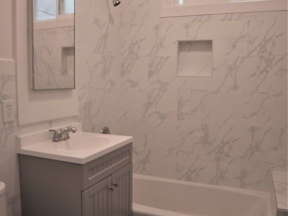 2nd image of 1635 Jones St APT 34
