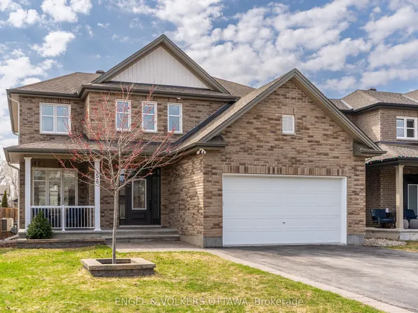 56 Settlement Ln, Russell, ON K4R 0A4