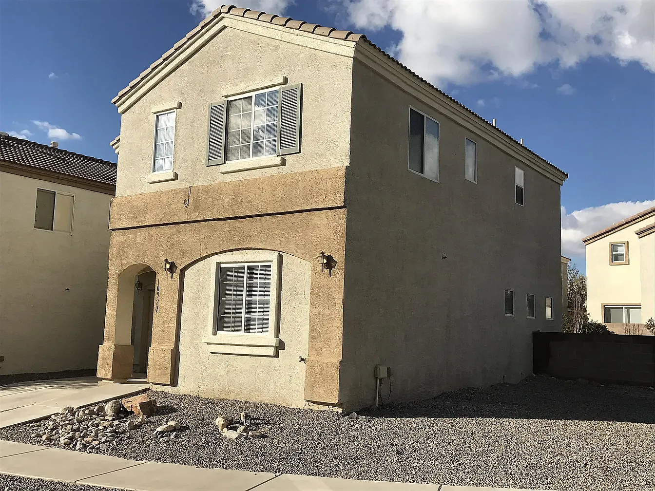 5 bed, 1723 sqft, $2,300 — Photo 3