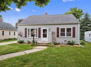905 Thrush St, Green Bay, WI 54303