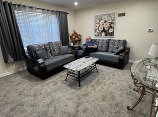 7850 Lamon Ave APT 1S, Skokie, IL 60077