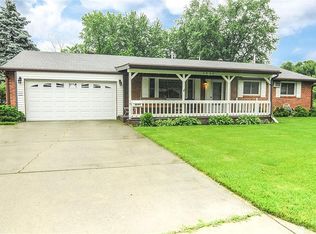 4944 Arrowhead Dr, Dayton, OH 45440