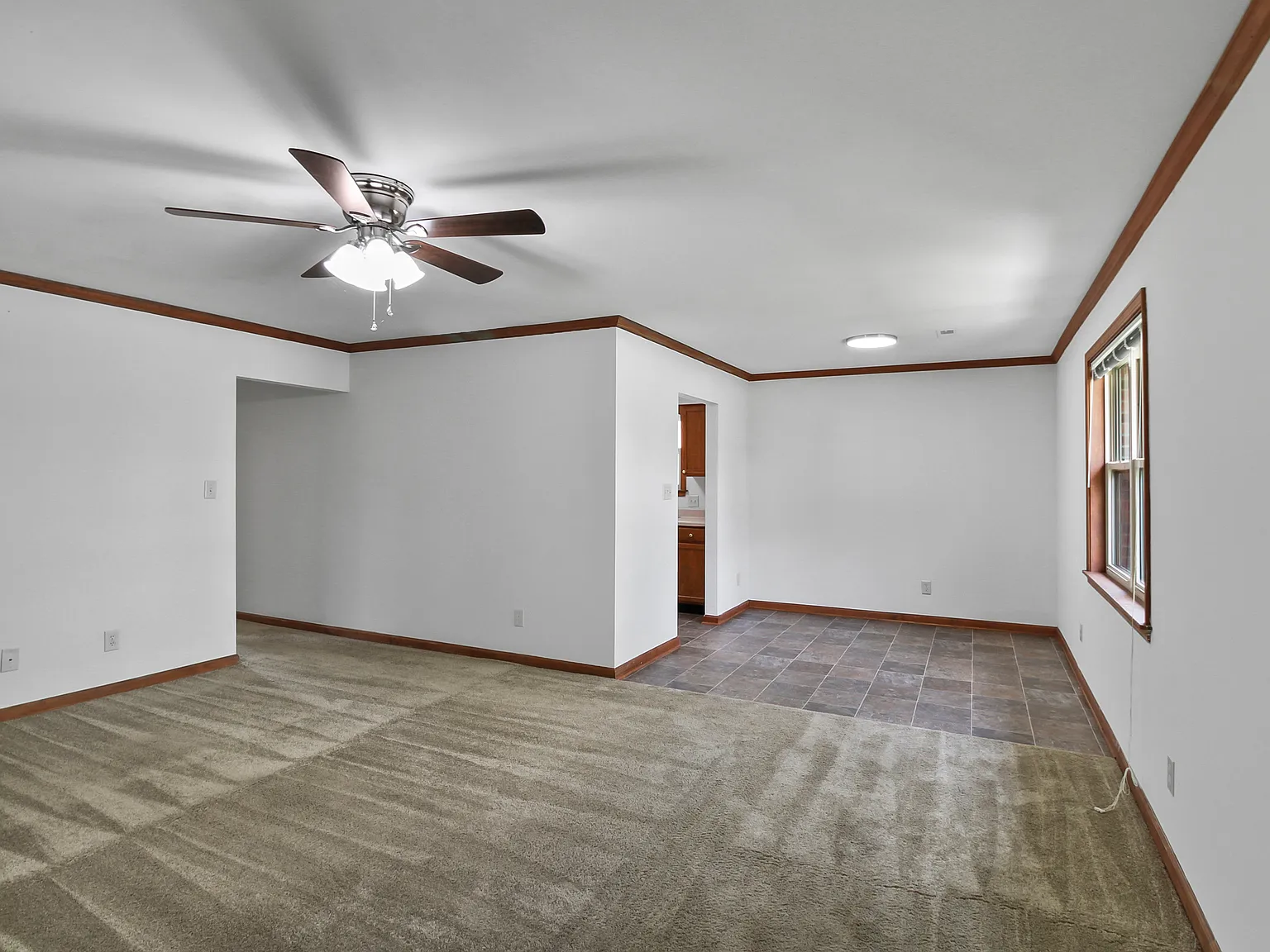 2 bed, 1.5 bath, 1050 sqft, $1,250 — Photo 3