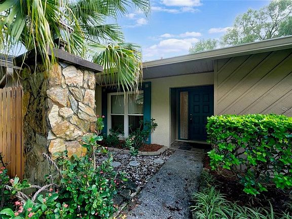 3rd image of 4616 Cloverlawn Dr