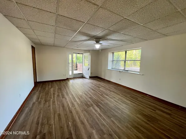 1221 Riverside Ave #105, Elizabeth City, NC 27909