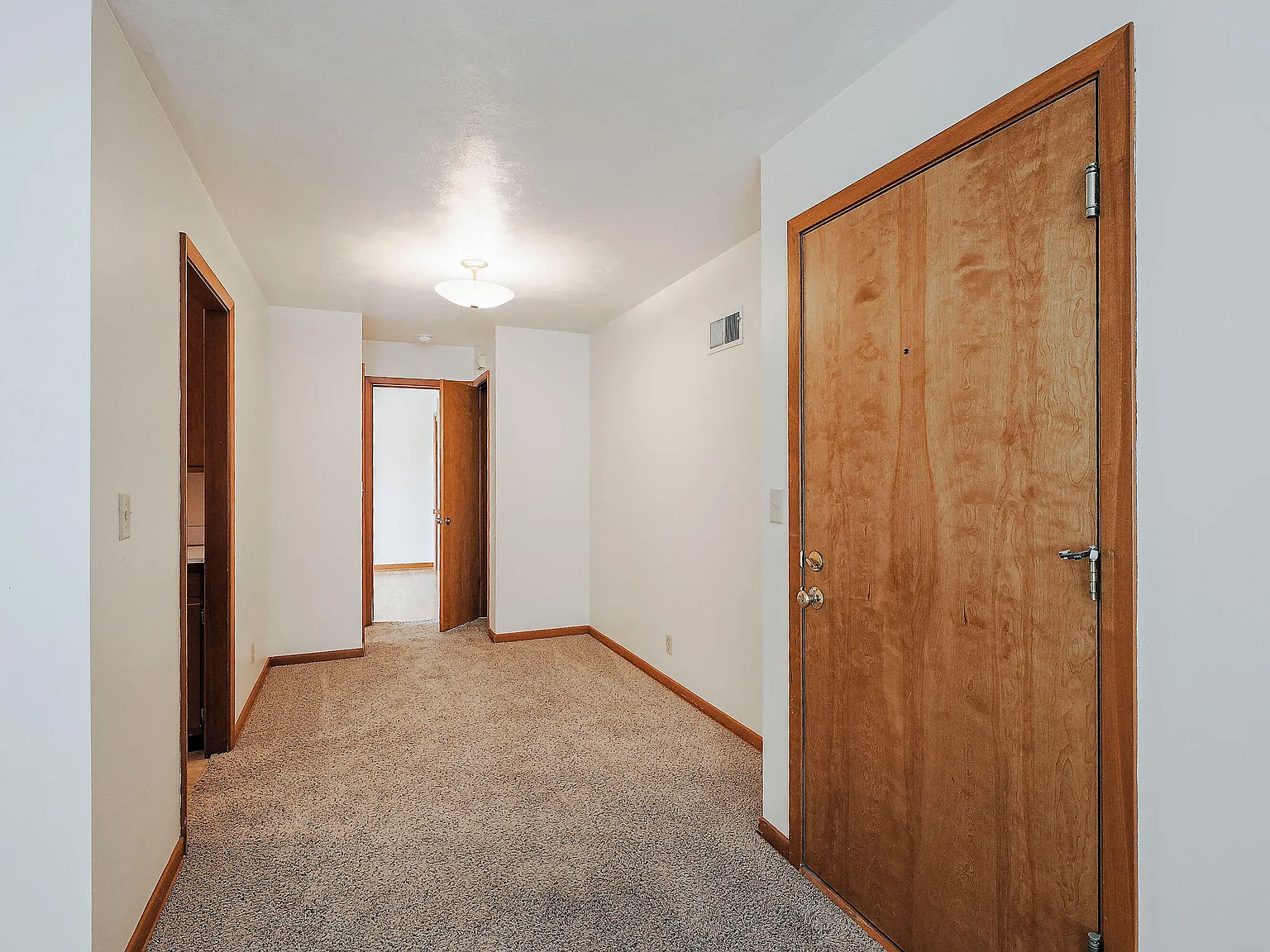 1 bed, 712 sqft, $699 — Photo 4