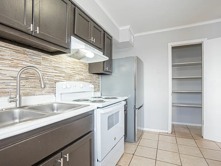 3313 Johnson Ave #16 — Photo 8