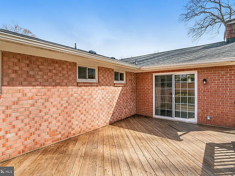 8651 Cromwell Dr — Photo 44