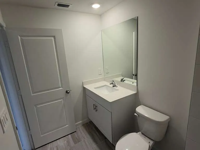 613 Salisbury Cir — Photo 12