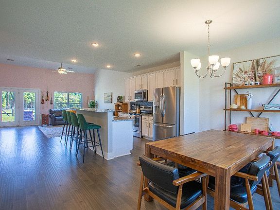 4th image of 634 Whirlaway Dr