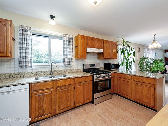4th image of 1123 Thomas Blvd
