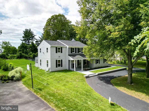 12 Westgate Cir, Malvern, PA 19355