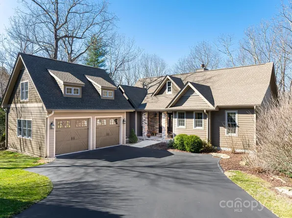 169 Hollybrook Dr, Flat Rock, NC 28731