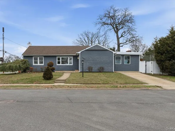 1871 Relyea Drive, Merrick, NY 11566