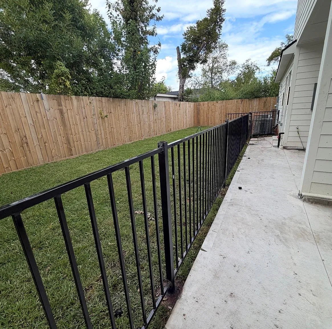 2 bed, 2.5 bath, 1215 sqft, $2,260 — Photo 2