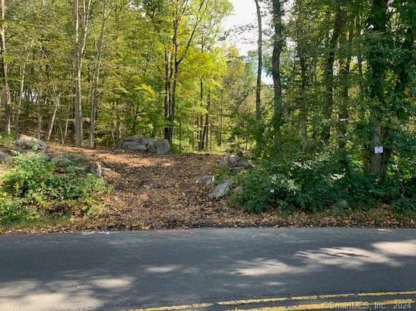 96 Porchuck Rd, Greenwich, CT 06831