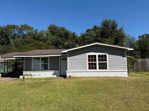 406 Bluebonnet Dr, Orange, TX 77630