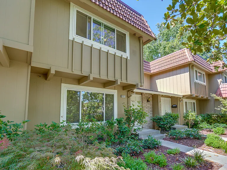 22671 Queens Oak Ct — Photo 39