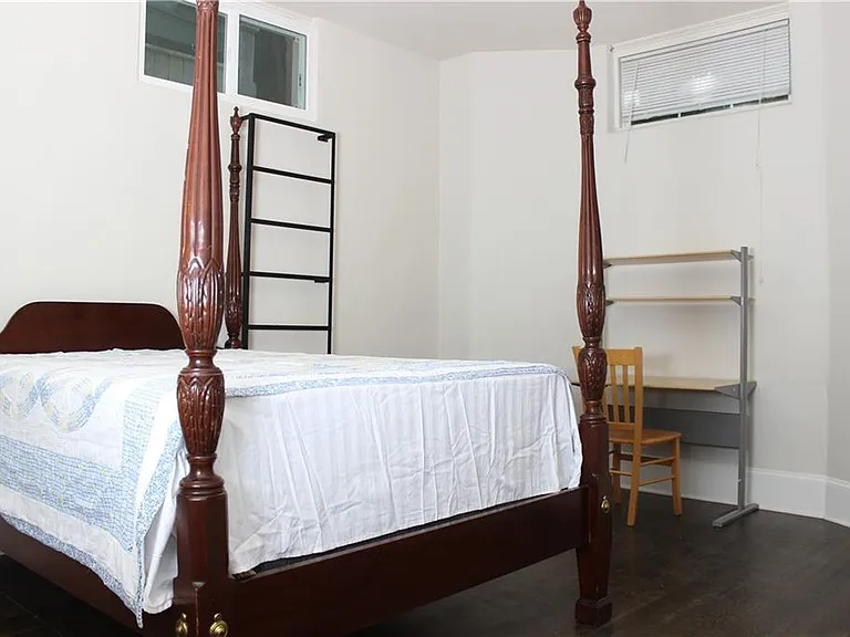 1124 Center St NW — Photo 13