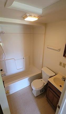 3rd image of 19 27th St NW Unit 1