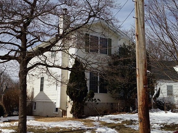 2nd image of 15 Daniels Pl