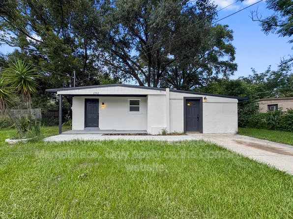 1942 Brookview Dr S, Jacksonville, FL 32246