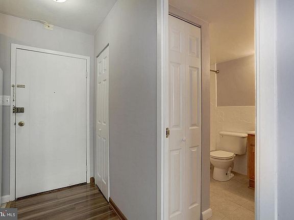 3rd image of 922 24th St NW APT 502