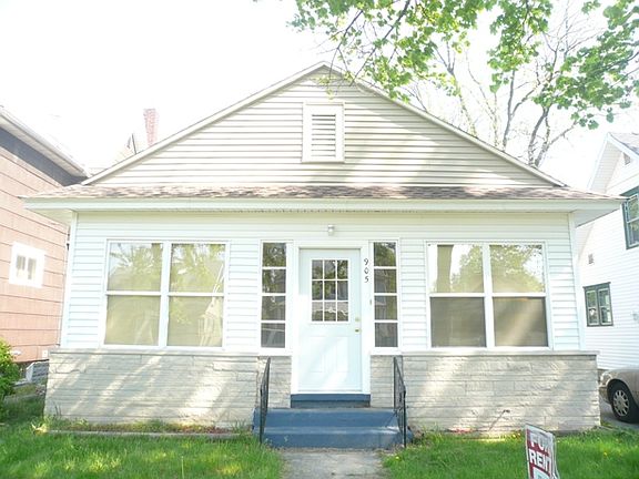 905 E Bowman
