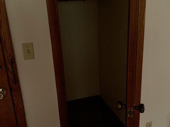 5th image of 1586 Arlington Ave #B