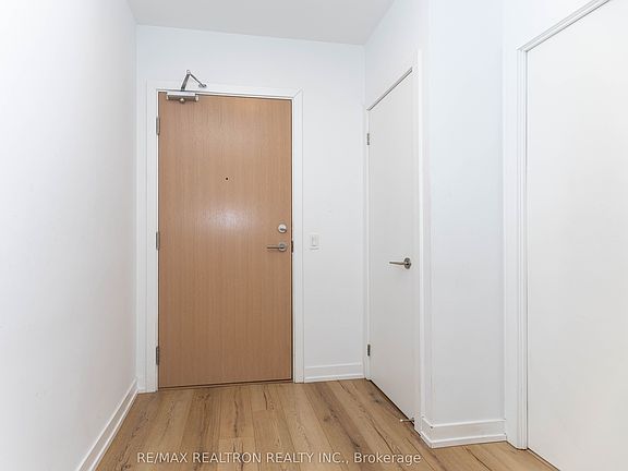 2nd image of 1195 The Queensway #610