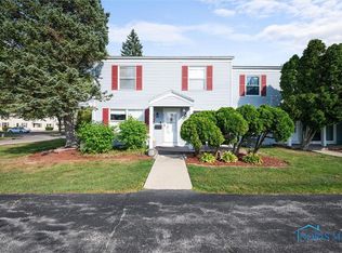 3696 Lakepointe Dr, Northwood, OH 43619